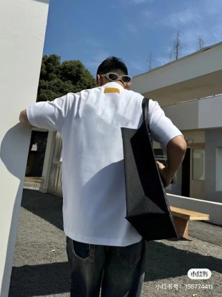 Louis Vuitton Script Logo White T-Shirt view 4