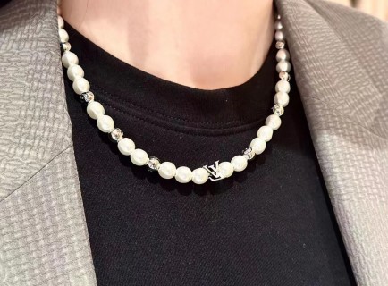 Louis Vuitton Monogram Pearls White Necklace