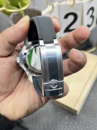 Rolex Yacht-Master 42mm Black Dial Rubber Strap Watch view 9