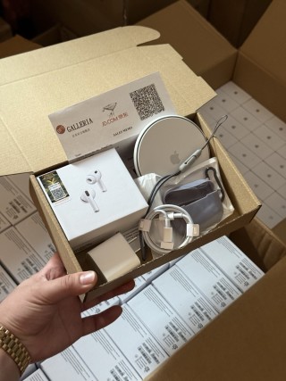 Apple AirPods Pro 3 White Wireless Earbuds view 6