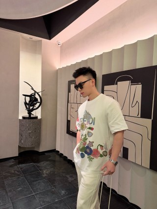 Fendi Floral Graphic Cream T-Shirt