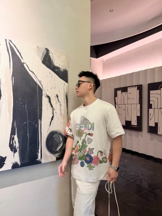 Fendi Floral Graphic Cream T-Shirt view 5