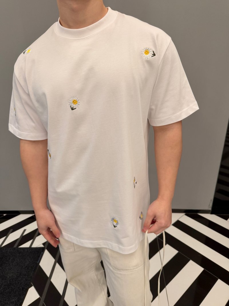 Cream Daisy Embroidered T-Shirt
