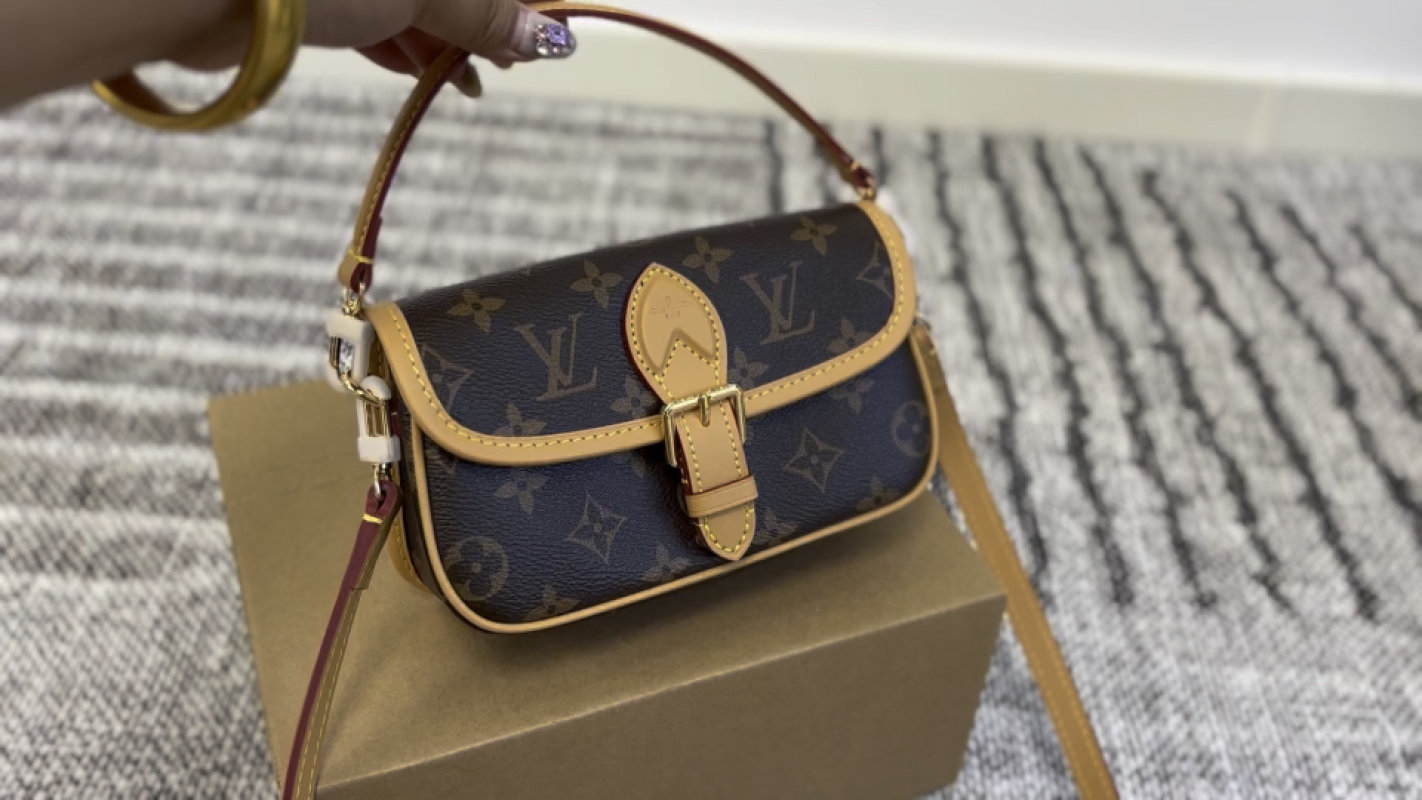 Louis Vuitton Monogram Canvas Shoulder Bag Brown & Tan