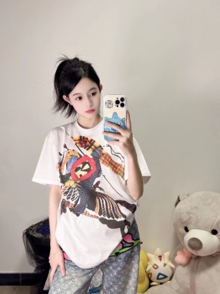White Graphic Print Short Sleeve T-Shirt with Artistic Illustration view 9