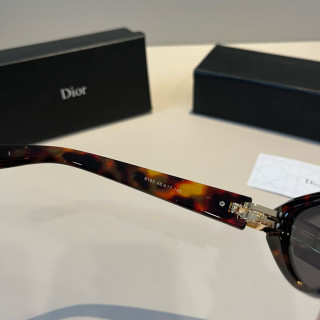 Dior CDior B2U Cat-Eye Sunglasses Tortoiseshell view 6