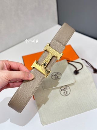 Hermès Faubourg Reversible Leather Belt Buckle 38mm Beige view 3