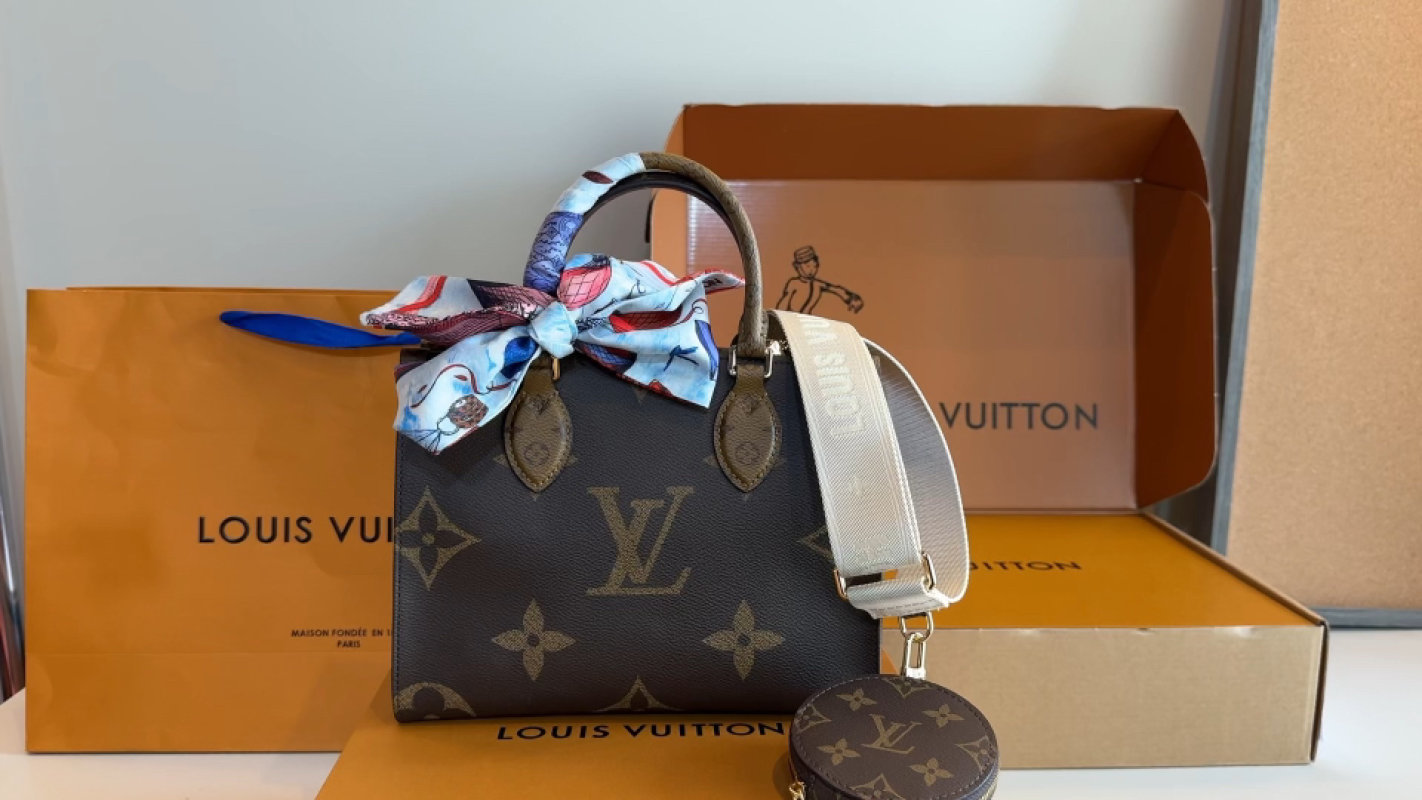 Louis Vuitton Monogram Speedy Handbag Black