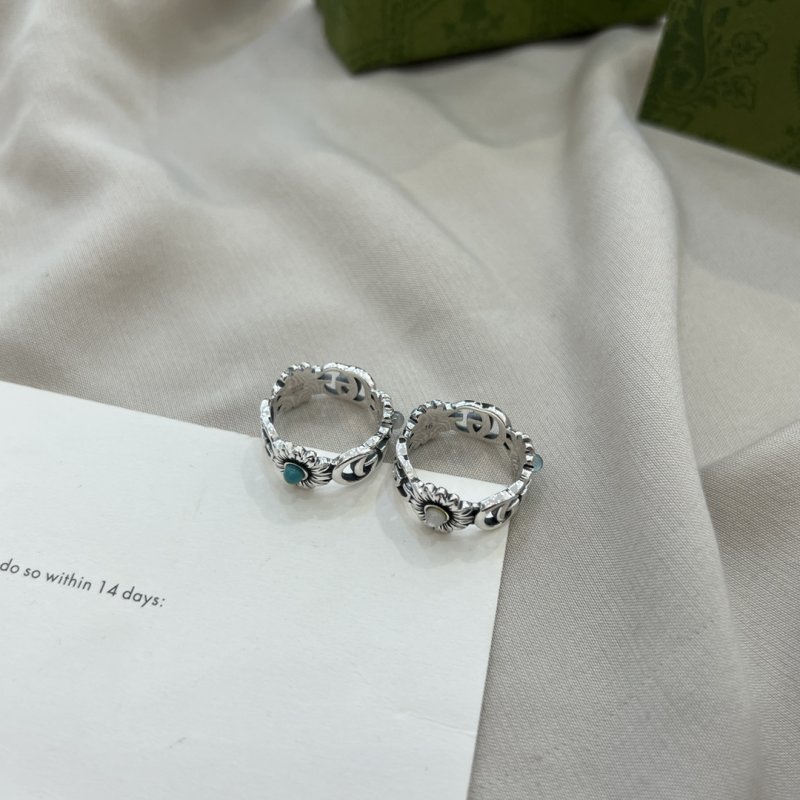 Gucci Double G Daisy Flower Silver Ring view