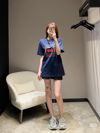 Gucci Logo Print Black T-Shirt view 3