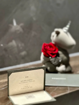 Unicorn Sweetheart Eternal Flower Figurine - Cream with Red Rose view 5