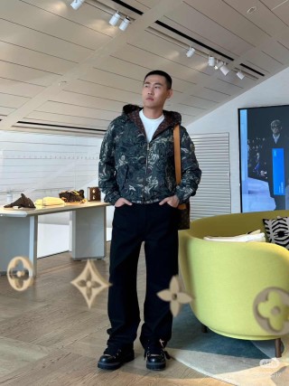 Louis Vuitton Monogram Camo Puffer Jacket Black view 4