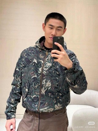 Louis Vuitton Monogram Camo Puffer Jacket Black view 5