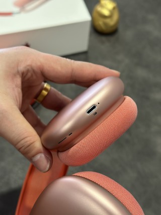 Apple AirPods Pro Max Red 1:1 UA Replica view 13