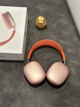Apple AirPods Pro Max Red 1:1 UA Replica view 3