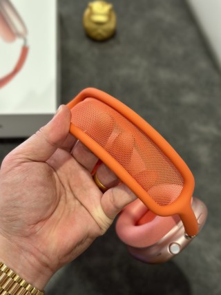 Apple AirPods Pro Max Red 1:1 UA Replica view 7