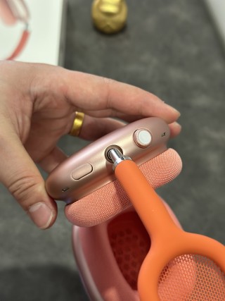 Apple AirPods Pro Max Red 1:1 UA Replica view 8