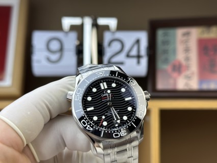Omega Seamaster 300M Black Dial Stainless Steel Watch view 3