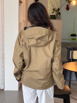 Arc'teryx Bate SL Hooded Windbreaker Jacket - Sage Taupe view 7