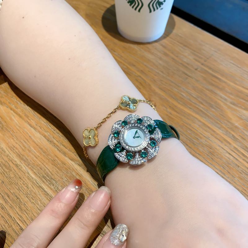 Bulgari Divas' Dream Emerald Crystal Rose Gold Watch view