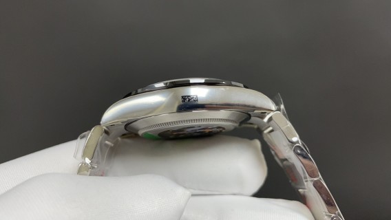 Rolex Daytona Panda 40mm Chronograph White Dial view 5