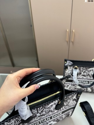 Dior Floral Jacquard Tote Bag Black & White view 6