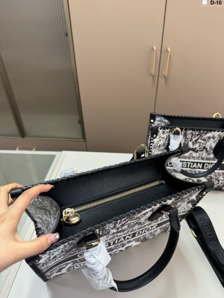 Dior Floral Jacquard Tote Bag Black & White view 7