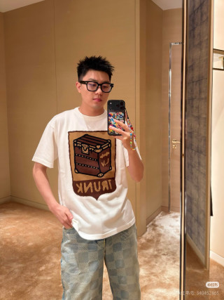Cream Trunk Graphic Short Sleeve T-Shirt
