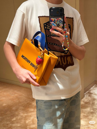 Cream Trunk Graphic Short Sleeve T-Shirt view 4