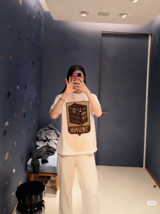 Cream Trunk Graphic Short Sleeve T-Shirt view 8