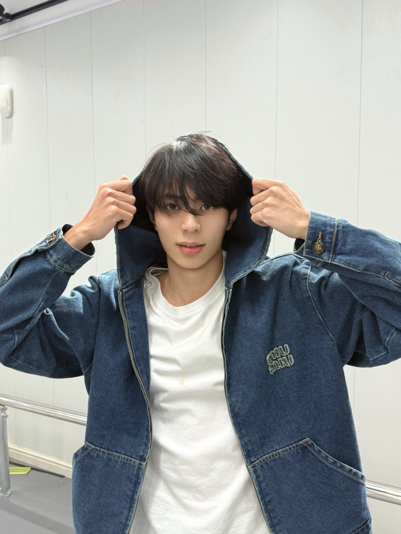 Vintage Wash Denim Zip Jacket Navy Blue view