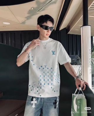 Louis Vuitton Monogram Gradient Embroidered White T-Shirt view 5