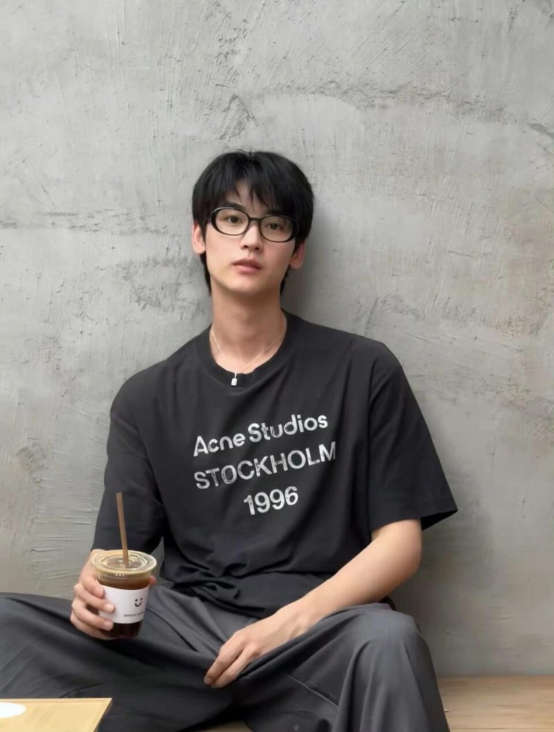 Black Graphic Print Short Sleeve T-Shirt 1990s Style view