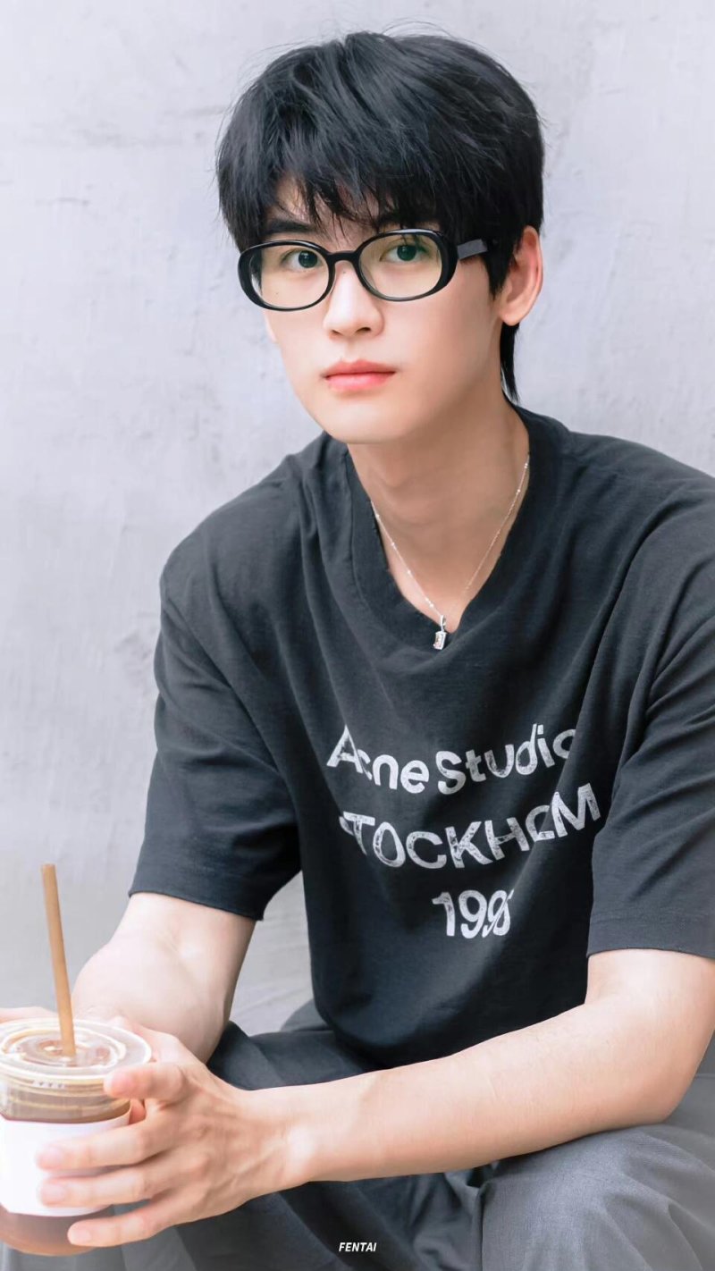 Black Graphic Print Short Sleeve T-Shirt 1990s Style view