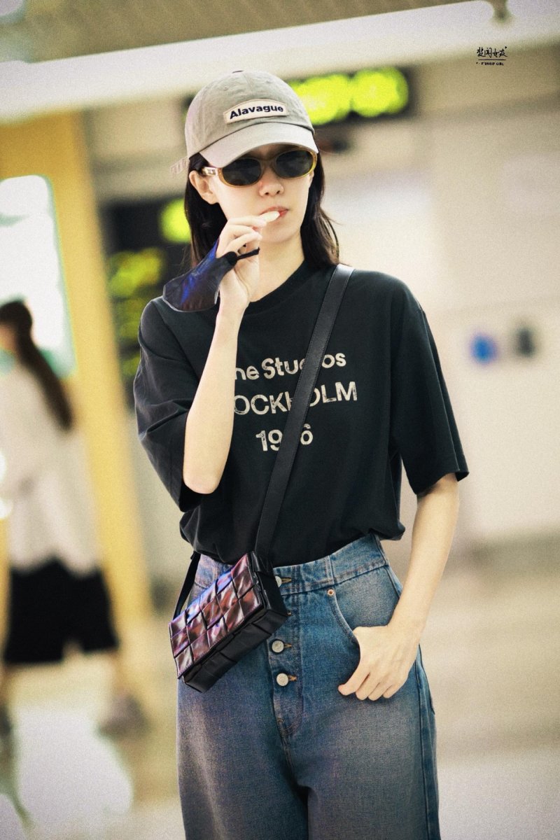 Black Graphic Print Short Sleeve T-Shirt 1990s Style view