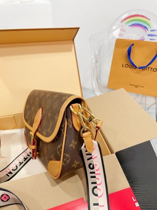 Louis Vuitton Monogram Crossbody Bag - Brown/Tan view 4