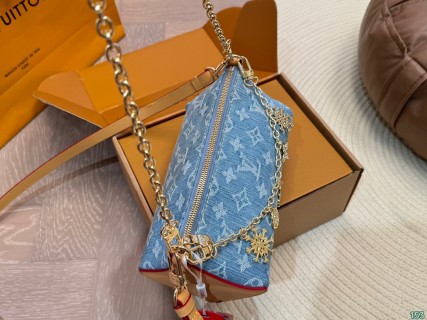 Louis Vuitton Starry Blue Shoulder Bag with Chain Strap view 2