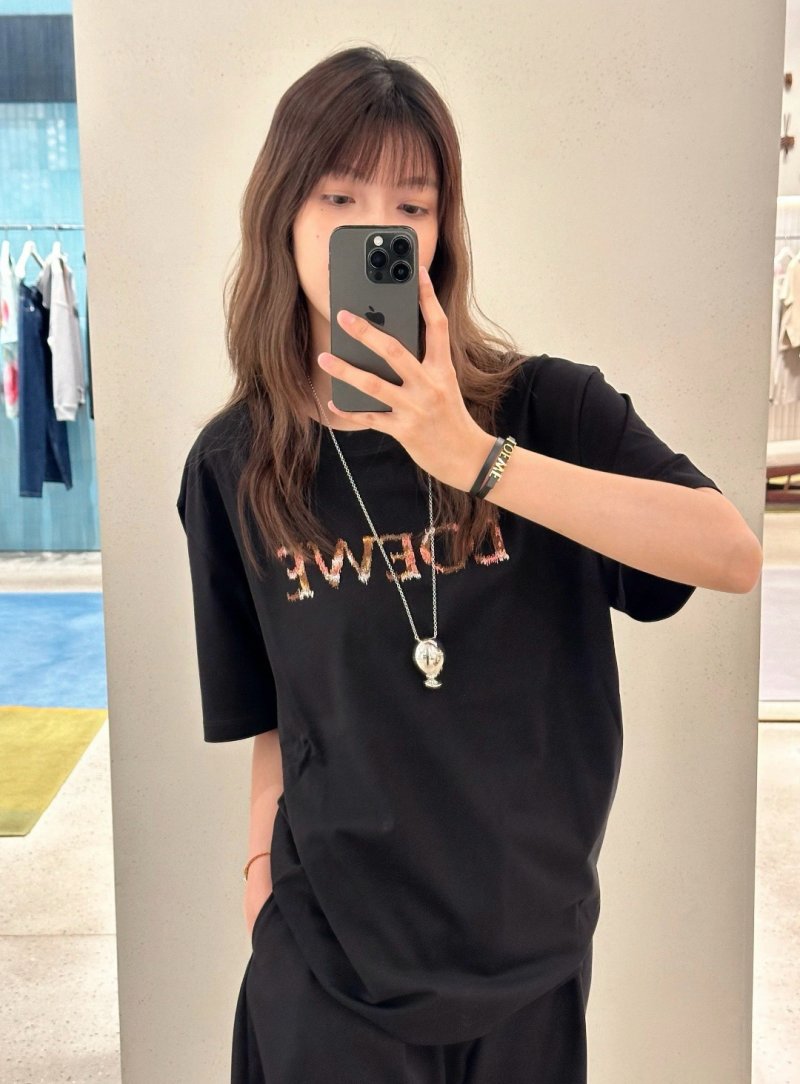 Black Gold Logo Graphic Short Sleeve T-Shirt