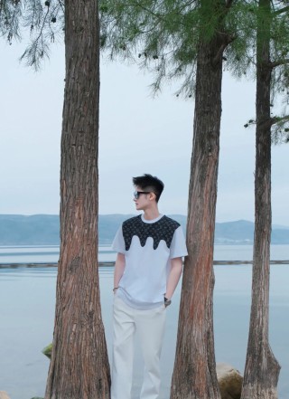 Monogram Drip Print Short Sleeve T-Shirt White