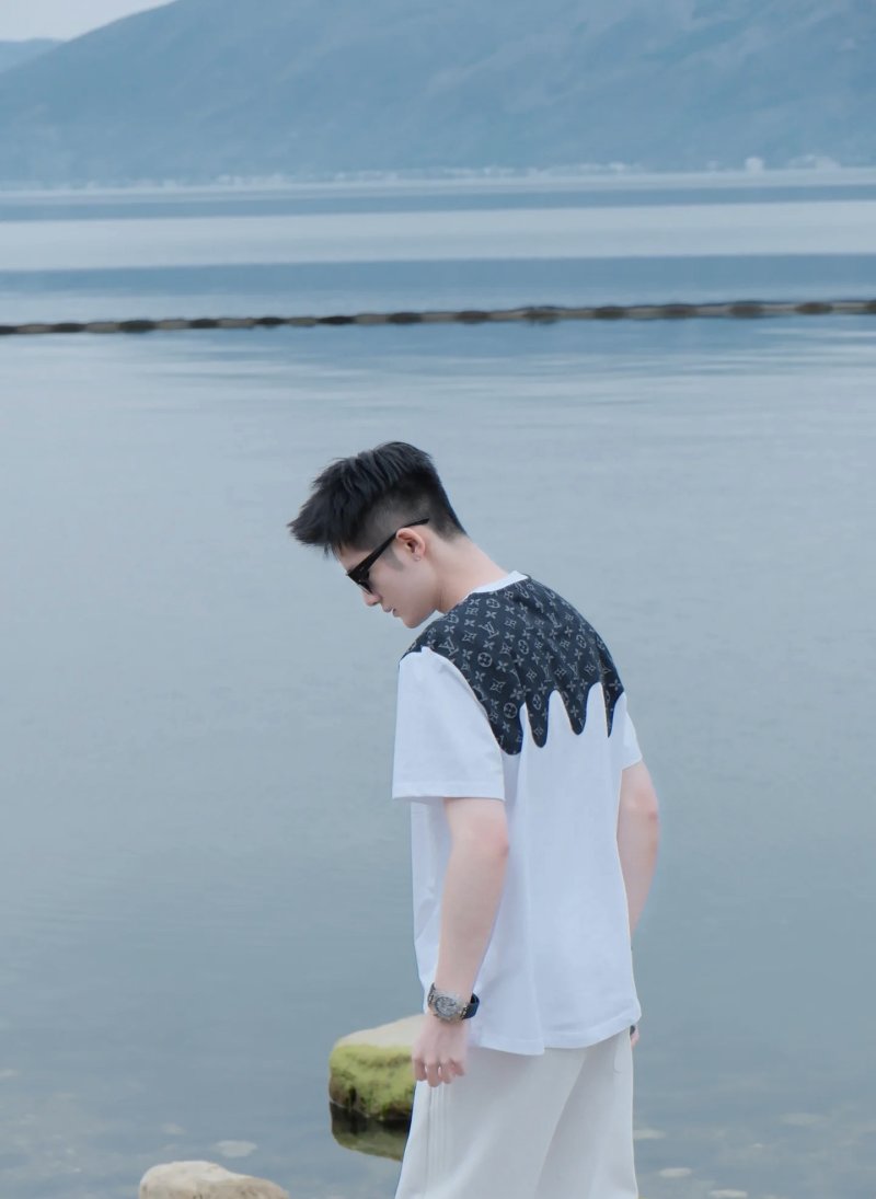Monogram Drip Print Short Sleeve T-Shirt White view
