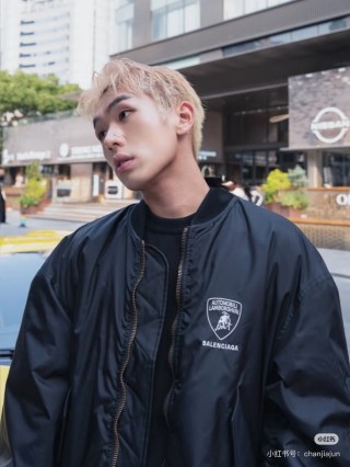 Black Oversized Puffer Jacket with Embroidered Badge view 5