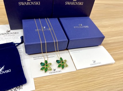Swarovski Gema Green Crystal Flower Pendant Necklace view 7
