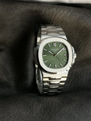 Patek Philippe Nautilus 5711 Green Dial Steel Watch view 2