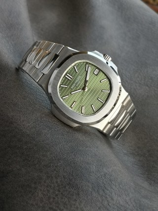 Patek Philippe Nautilus 5711 Green Dial Steel Watch view 5