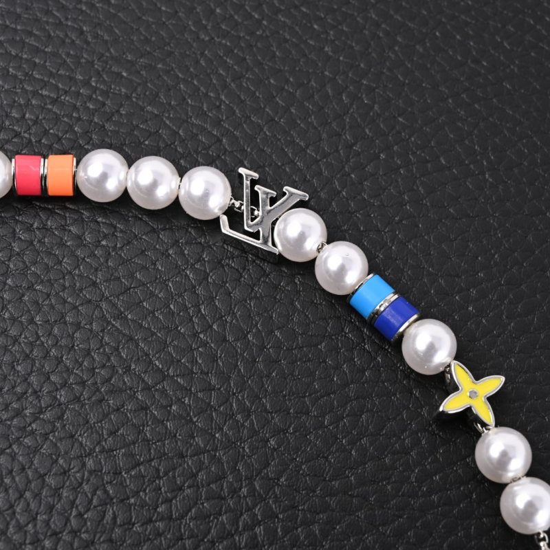 Louis Vuitton MNG Pearl Party Multi-Color Necklace view