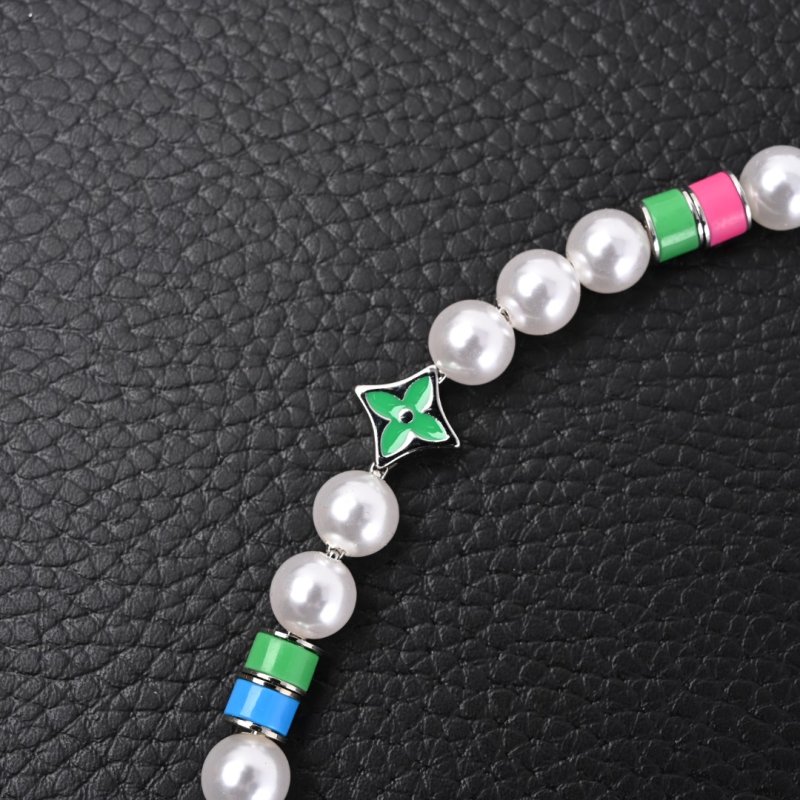 Louis Vuitton MNG Pearl Party Multi-Color Necklace view