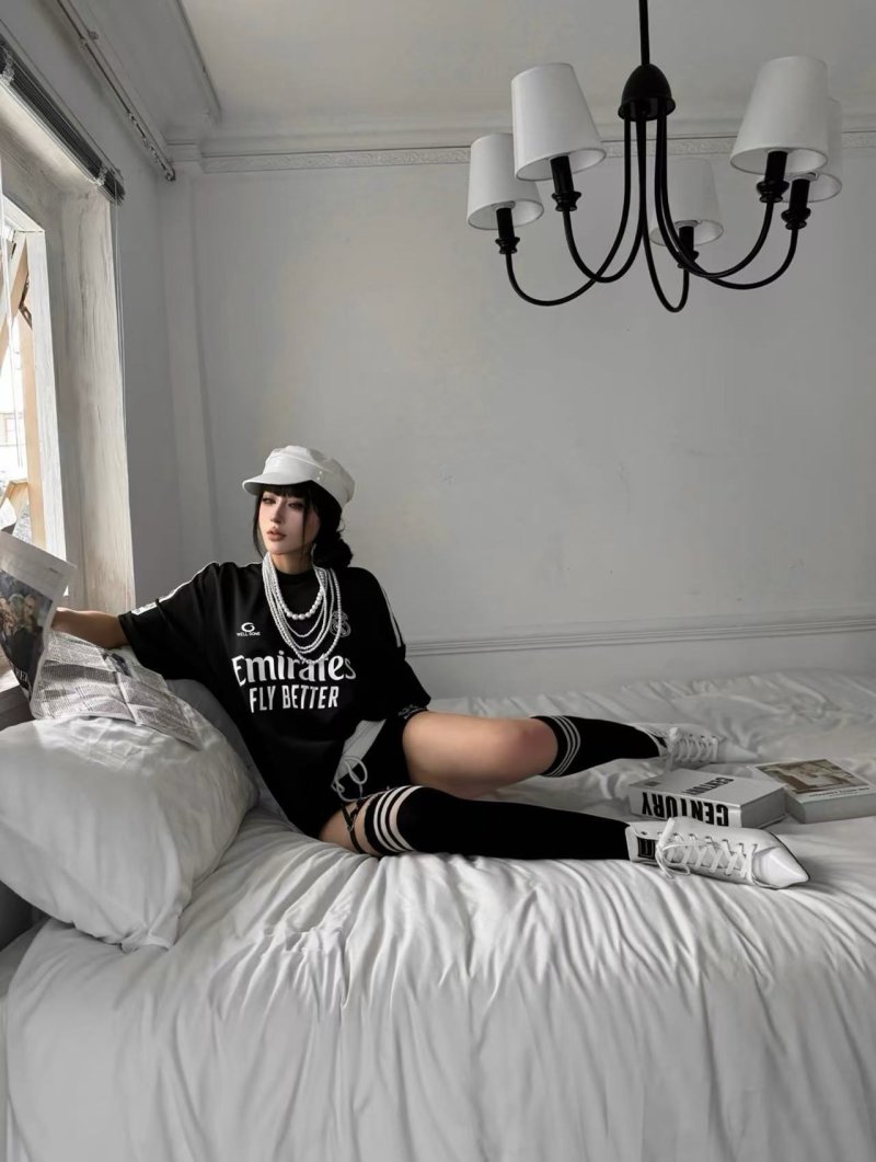 Emirates Fly Better Black Oversized T-Shirt