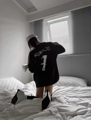 Emirates Fly Better Black Oversized T-Shirt view 4