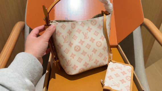 Louis Vuitton Monogram Canvas Shoulder Bag Cream Pink