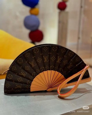 Louis Vuitton Monogram Fan Bag Brown view 7